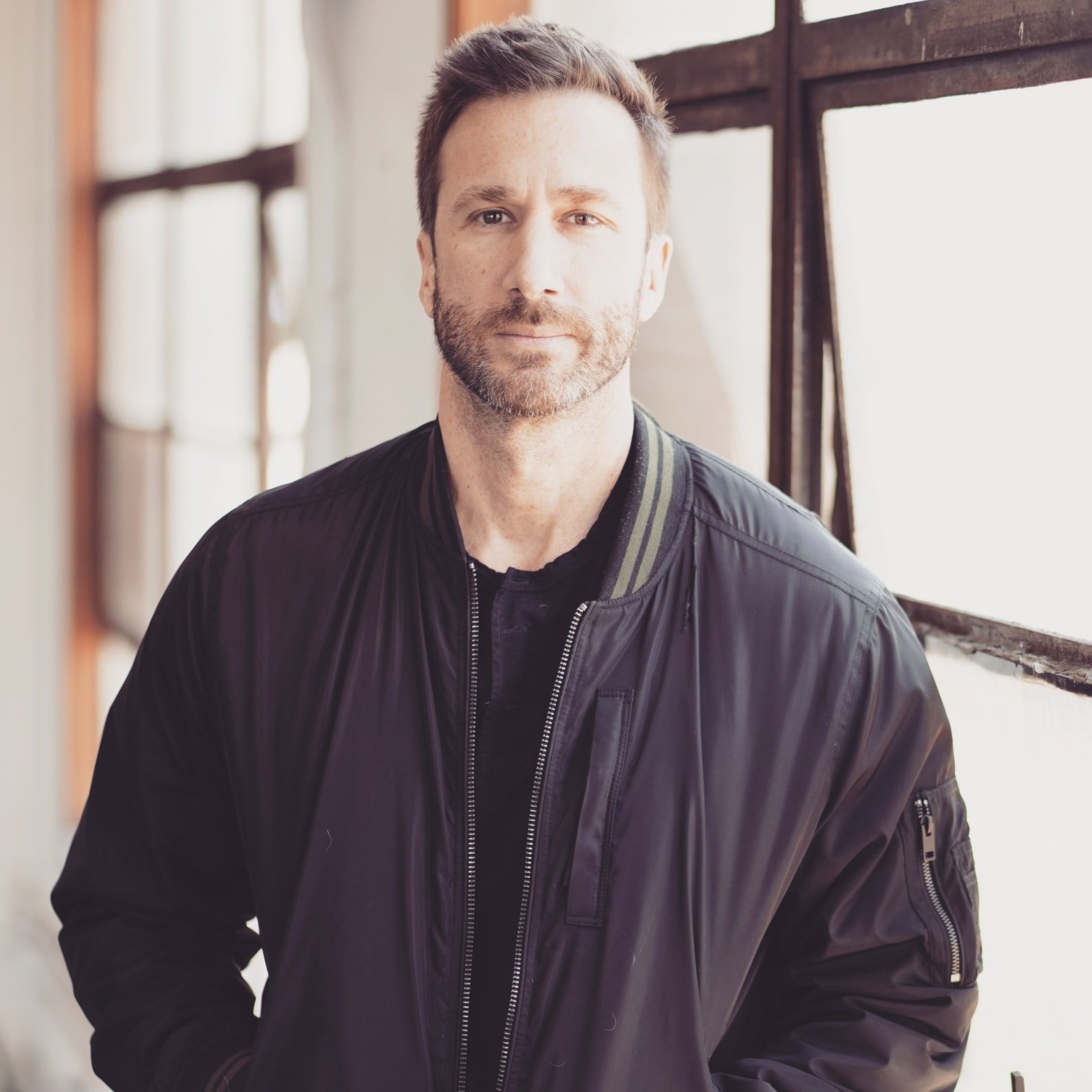 Chris Waters Releases “Blurry”