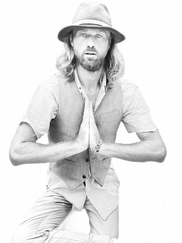 Drummer/Singer Peter Barr Keeps on Evolving