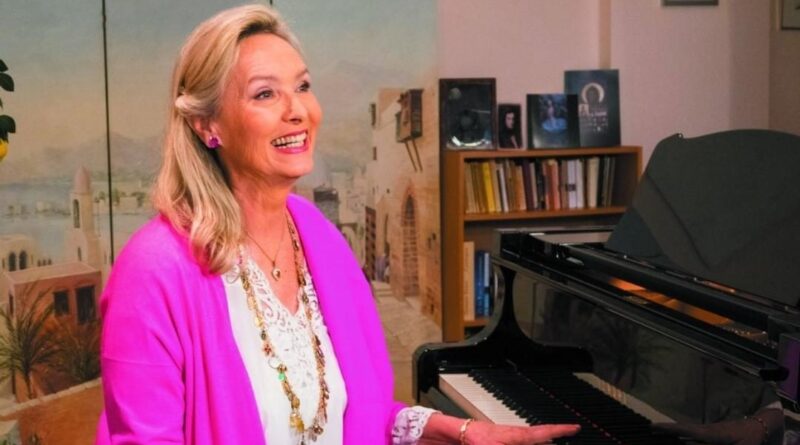 Elizabeth Sombart Well Positioned Ahead of 2023 Grammys