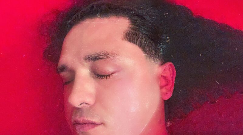 Venezuelan artist Papi Cardenas released his new song “Tentación”, which is destined, according to the singer-songwriter himself, to be of the preferences of music lovers on all digital platforms.  “Tentacion” was written by Cardenas and narrates an experience of a love from the past that began as an improvisation and ended in fresh melodies full of real feeling in the best urban style that characterizes it.  This song was produced and mastered by the Venezuelan Jou X and is accompanied by its official video clip recorded between the cities of Miami and Orlando, United States.  The audiovisual piece was directed by Bryan Jiménez, cameras by Pablo Laboy and editing by Enrique Vera. It should be noted that one of the scenes was made in the Universal Studios Park and for the artist this is a place full of dreams for all Latinos.  “Tentacion” is a song that deals with spite / Video: Papi Cardenas YouTube Channel  The audiovisual of “Tentacion” A theme that deals with spite / Video: Papi Cardenas’ YouTube Channel  The audiovisual of “Tentación” reflects a love story that could not continue, shows landscapes, sunrises and describes in its entirety the feeling of “heartbreak” or “spite”.  For Cardenas, the constant work in his musical career has been fruitful and on the rise, as he is already release of his album that promises to be a success at the beginning of 2024, which will be called “Eludy (4U)”.  “There will be a before and after in my career after this year, I come with changes to reach the ears and hearts of listeners who love good music,” says the artist in a press release.  Papi Cárdenas made the @papicardenas account available on social networks for his followers, as it is the way to stay informed of his different projects